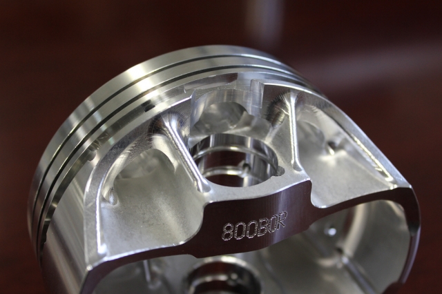 Custom Diamond LS pistons have been designed specifically for Borowski's needs.