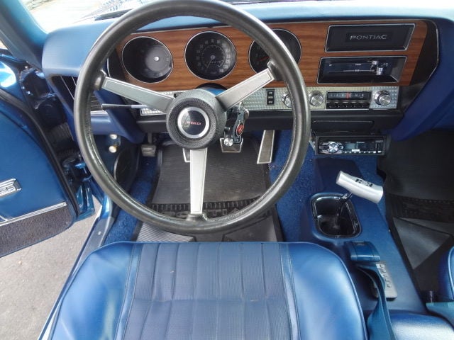 1970_pontiac_GTO_interior