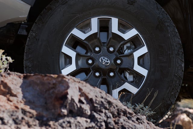 Sexy but tough is a great way to describe the looks of the 2016 Toyota Tacoma.