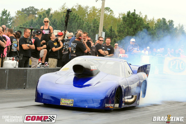 Jamie Hancock and Ziff Hudson were the next pair in RVW in a classic nitrous vs turbo battle and Hudson was on point running a 4.05 at 184 which I believe is a personal best for the team. It's wasn't enough for Hancock's 4.01 at 185 MPH pass which moves him onto round three.