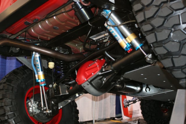 sema-2014-currie-enterprises-debuts-new-axle-products1