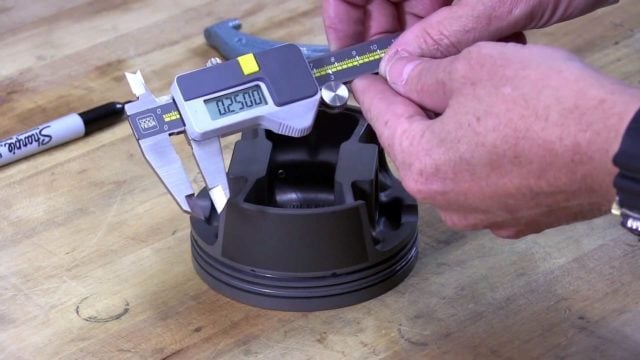 Dial Caliper Measures Distance to Measuring Point