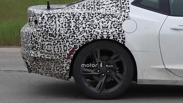 2019-chevy-camaro-lineup-spied (20)