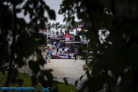 ford-gt-reels-in-its-fourth-imsa-victory-in-a-row-at-road-america-2018-08-06_02-20-37_194216