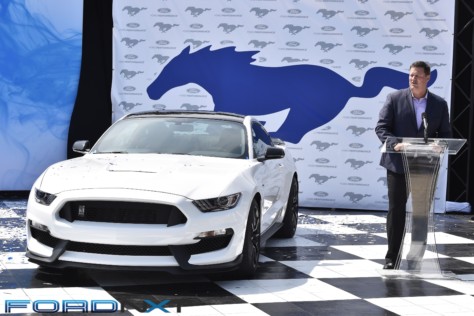 mustang-is-dressed-for-success-in-nascar-cup-series-racing-next-year-2018-08-10_16-20-51_989224