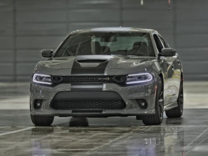 dodge-introduces-stars-stripes-edition-on-challenger-and-charger-2019-04-18_16-03-21_854487