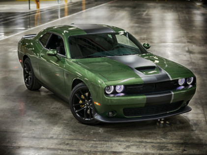 dodge-introduces-stars-stripes-edition-on-challenger-and-charger-2019-04-18_16-04-50_793106