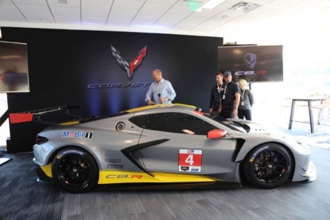 new-details-about-the-mid-engine-c8-r-corvette-race-car-2019-10-10_21-27-14_192186