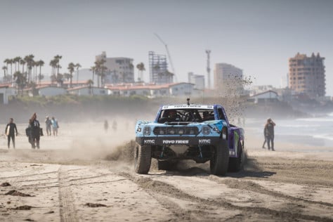 ken-block-1100hp-trophy-truck-revealed-at-a-massive-beach-party-2021-08-03_13-44-56_726879
