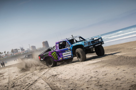 ken-block-1100hp-trophy-truck-revealed-at-a-massive-beach-party-2021-08-03_13-45-02_873956