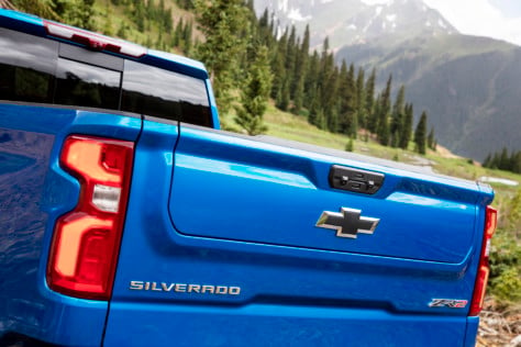 zr2-flagship-revealed-in-all-new-2022-chevrolet-silverado-lineup-2021-09-09_13-04-27_593091