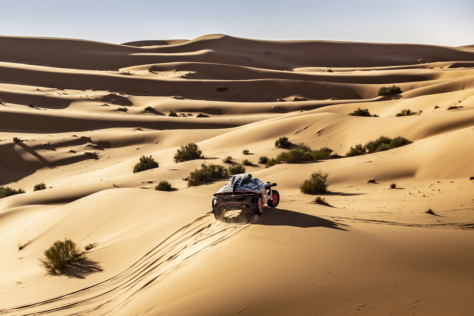 dakar-2022-a-7500km-off-road-rally-across-saudi-arabian-deserts-2022-01-03_17-24-48_352081