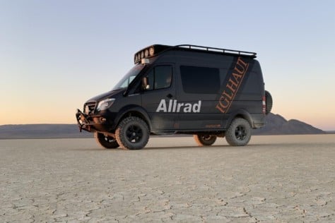 mercedes-sprinter-iglhaut-allrads-a-tiny-house-that-can-go-off-road-2022-01-17_17-17-58_441020