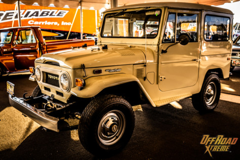 what-is-it-like-at-the-barrett-jackson-auto-auction-2022-02-19_01-06-22_931095