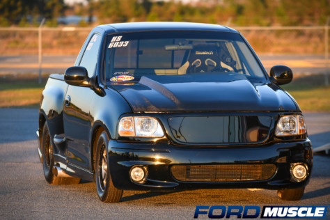 twin-turbo-svt-lightning-street-truck-jolts-the-quarter-mile-with-7s-2022-04-29_08-02-15_776225