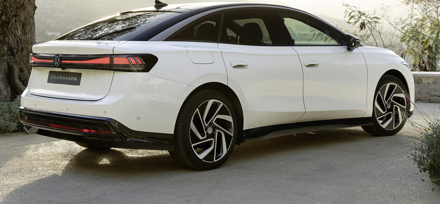 Volkswagen Unveils Its New ID.7 Mid-Size EV Sedan