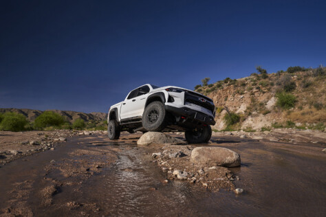 2024-chevrolet-colorado-zr2-bison-is-ready-to-wrangle-2023-06-01_13-29-33_483599