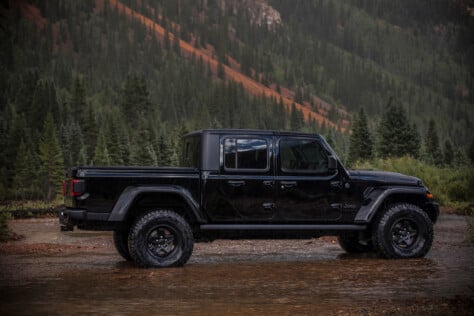 everything-you-need-to-know-about-the-2024-jeep-gladiator-2023-10-19_16-29-59_554179